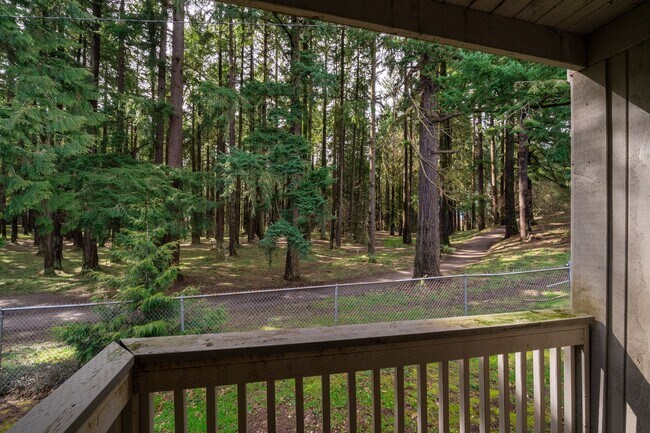 Building Photo - St. Johns 1 bedroom 1 bath in park-like setting.