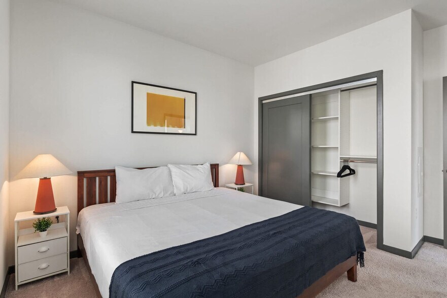 Building Photo - 6160 N Rural St