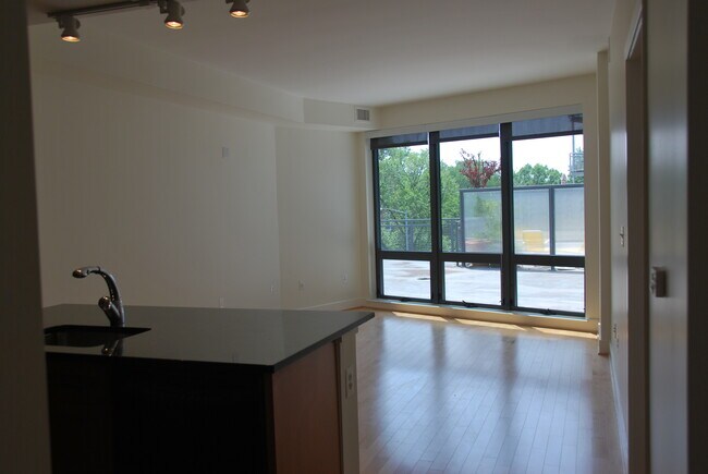 Building Photo - 4101 Albemarle St NW