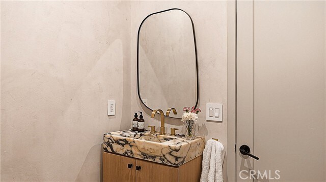 Building Photo - 8840 Ashcroft Ave