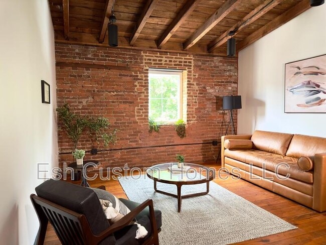 Building Photo - 437 W Grant St