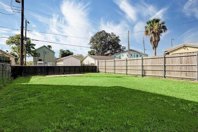 Building Photo - 4017 Avenue M