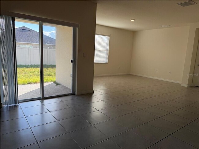 Building Photo - 4657 Bernard Blvd