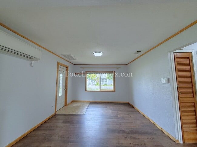 Building Photo - 5660 SE 125th Ave
