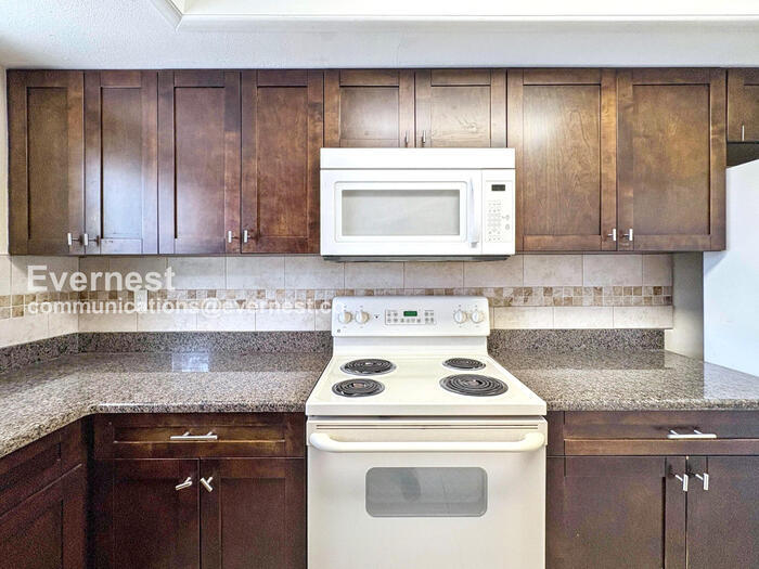 Building Photo - 3313 Ottway Dr