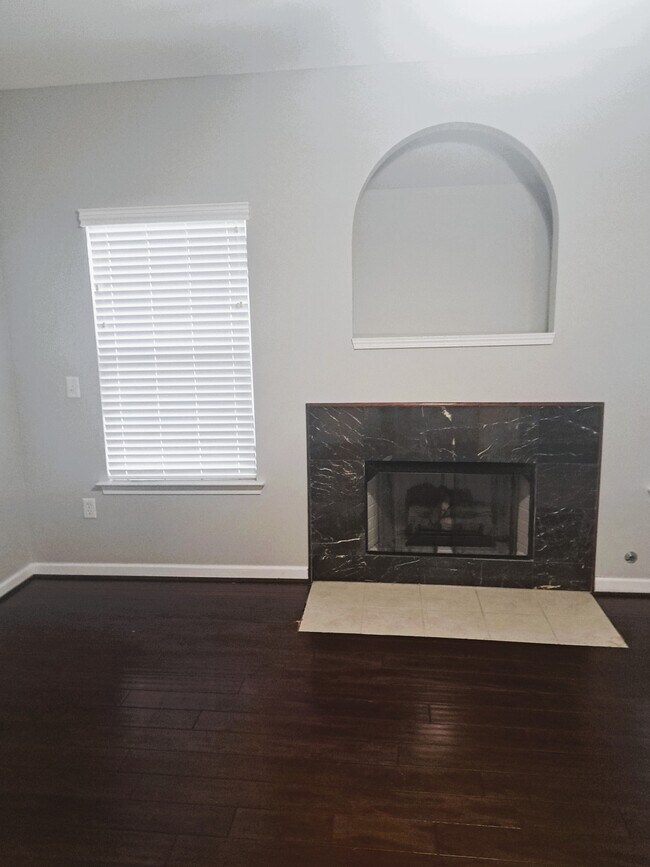 Building Photo - 265 Oxmoor Pl