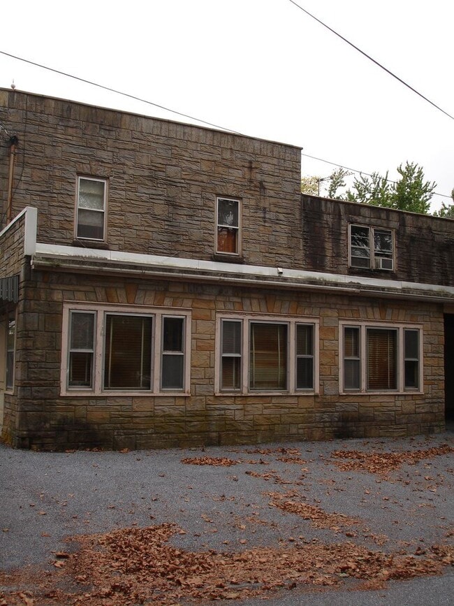 Primary Photo - 800 Park Hill Dr