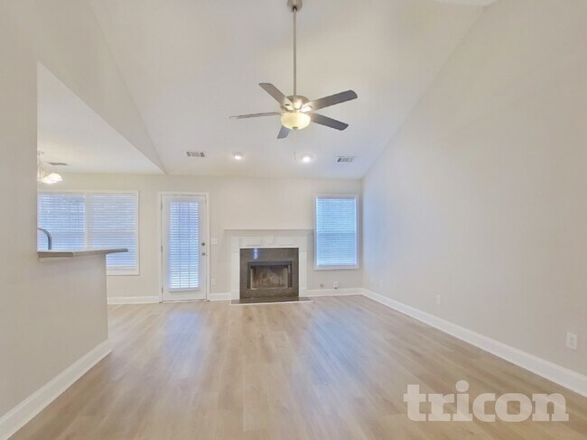 Building Photo - 373 Morning Star Dr