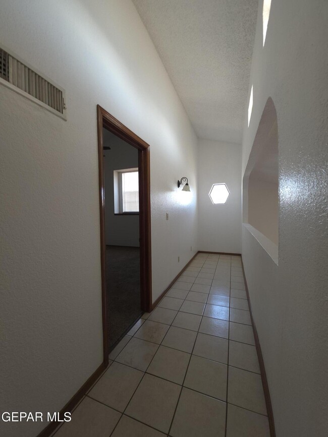Building Photo - 11836 Sierra Azul Dr