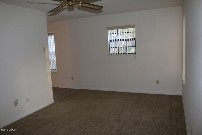 Building Photo - 157 Bob White Ct