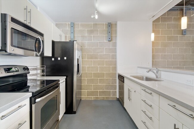 Building Photo - 4801 S Congress Ave