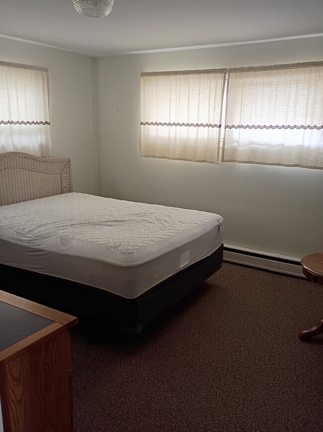 Building Photo - 445 Schaeffer Rd