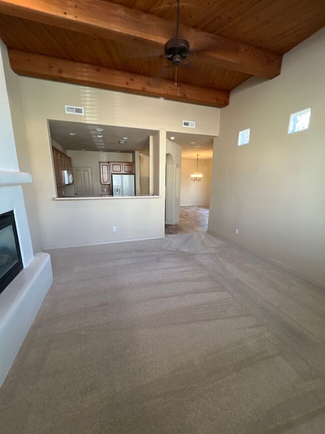 Building Photo - Desert Ridge 2/BD 2.5/BA 1/CG 1500/sf Townhouse