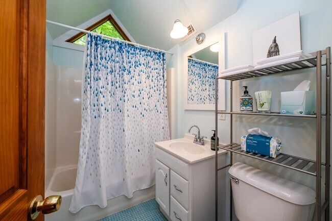 Building Photo - 7258 E Beach Dr