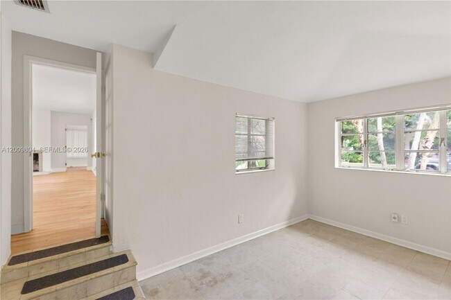 Building Photo - 1431 Algeria Ave