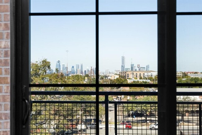 Building Photo - 4315 S Congress Ave