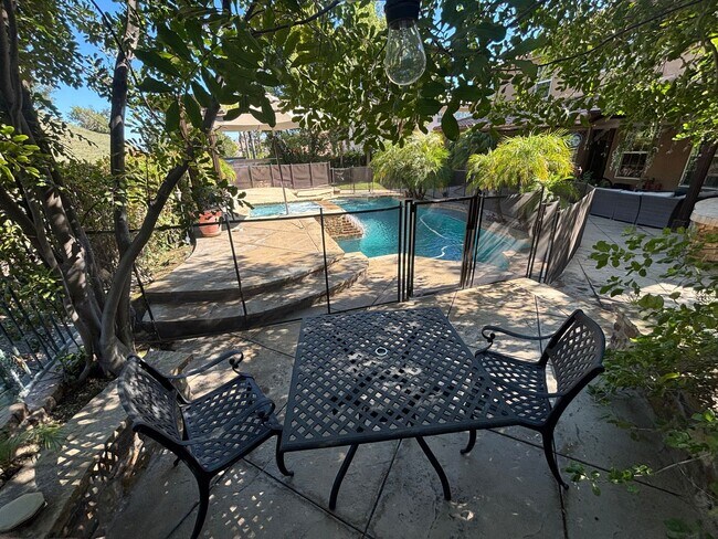 Building Photo - Spectacular 5-Bedroom Home with Private Po...