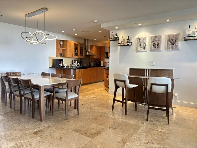 Building Photo - 251 Crandon Blvd