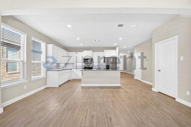 Building Photo - 11501 Adare Dr