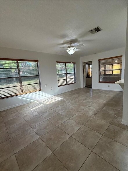 Building Photo - 4201 Navarre Ave