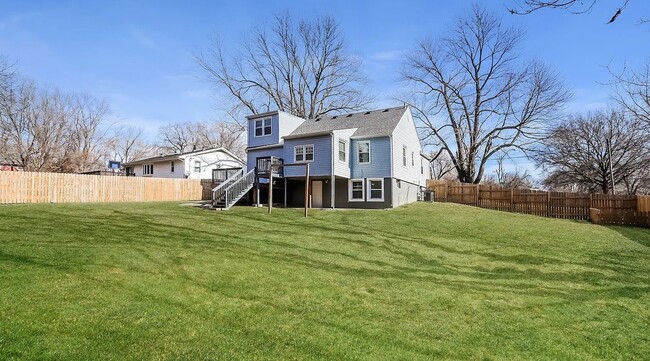 Building Photo - 9924 Richmond Dr