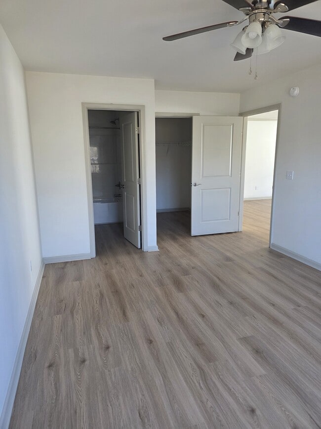 Building Photo - 115 Thistlewood Dr