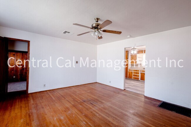 Building Photo - 3 Bedroom/1 Bath Home with Solar - $1595 per month!