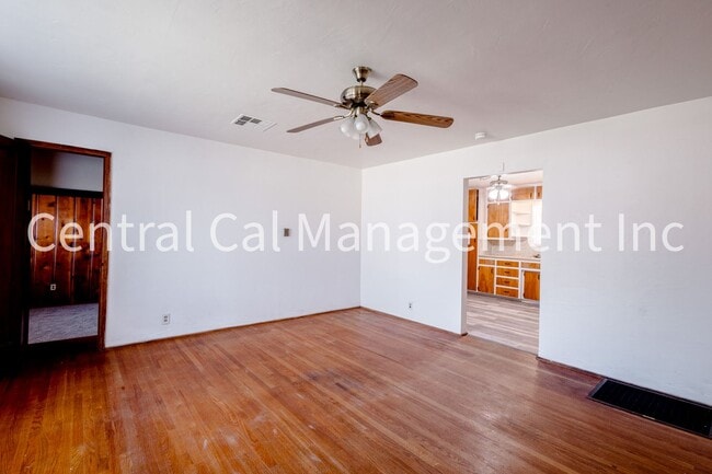 Building Photo - 3 Bedroom/1 Bath Home with Solar - $1695 per month!