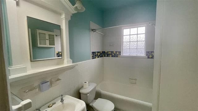 Building Photo - 5347 Lewis St