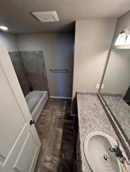 Second bathroom - 10831 Rowena Wy