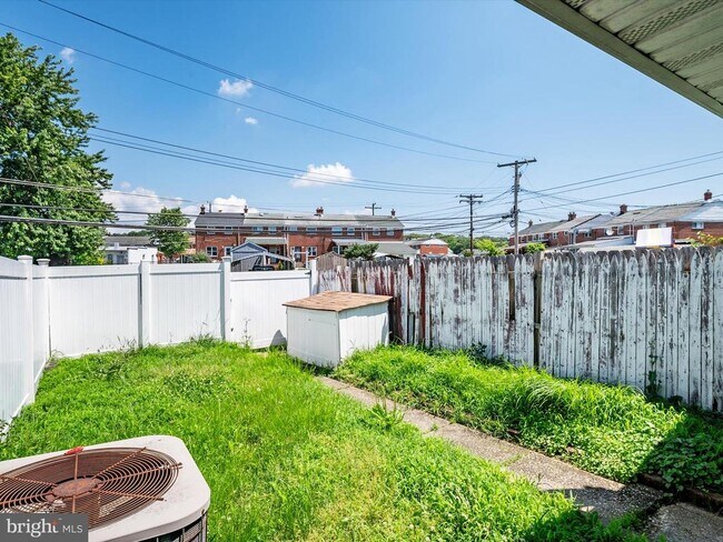 Building Photo - 3308 Wallford Dr
