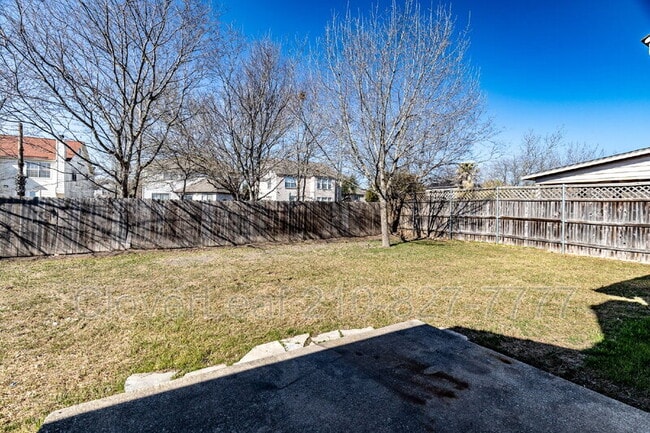 Building Photo - 410 Masonwood Dr