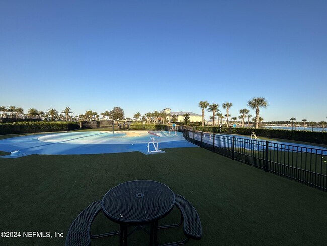 Building Photo - 130 Clifton Bay Lp