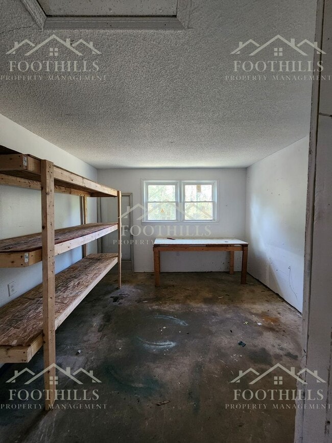 Building Photo - 1917 Inman Dr