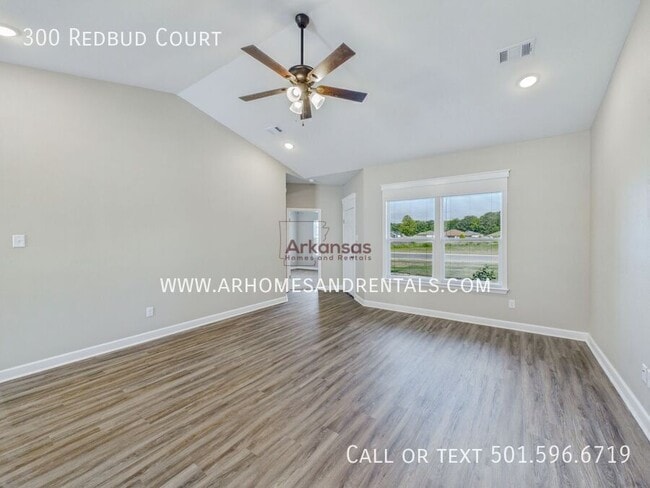 Building Photo - 300 Redbud Ct