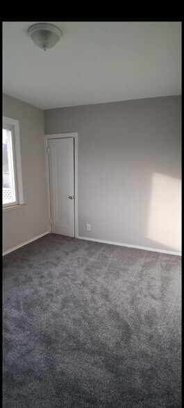 Building Photo - 6829 Abington Ave