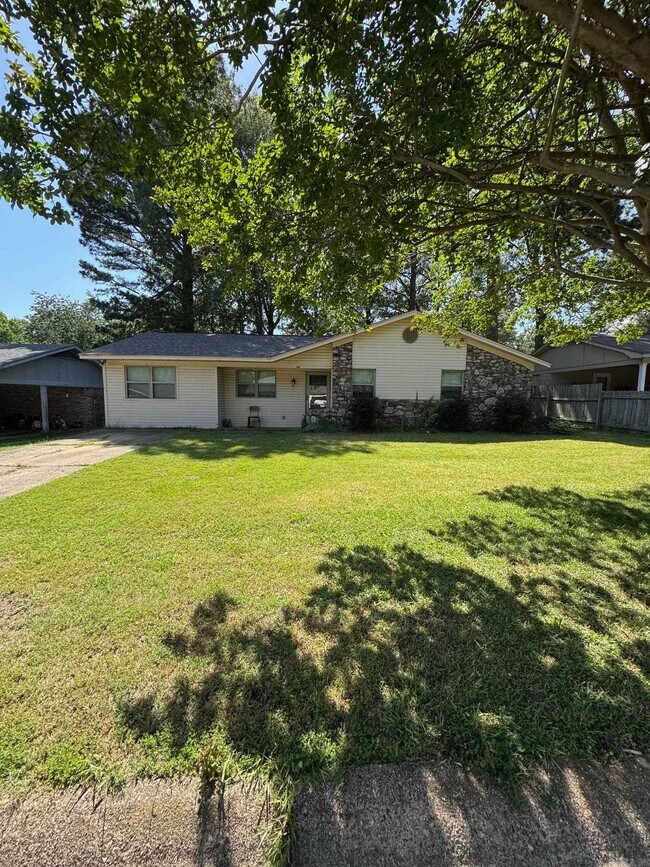 Building Photo - 3511 Vicki Dr