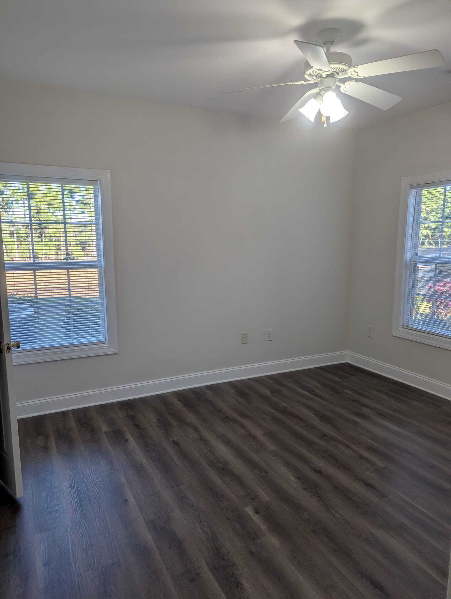 Building Photo - 2073 Silvercrest Dr