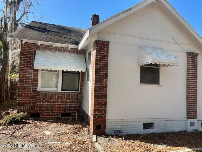 Building Photo - 678 Ivy St