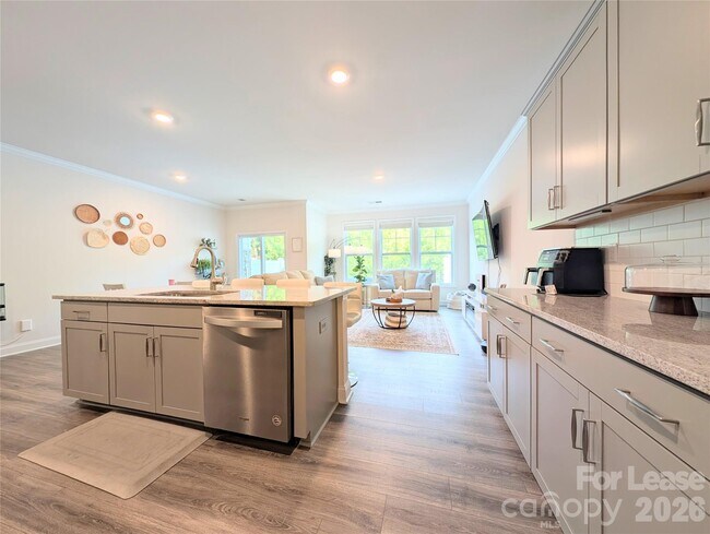 Building Photo - 626 Altamonte Dr