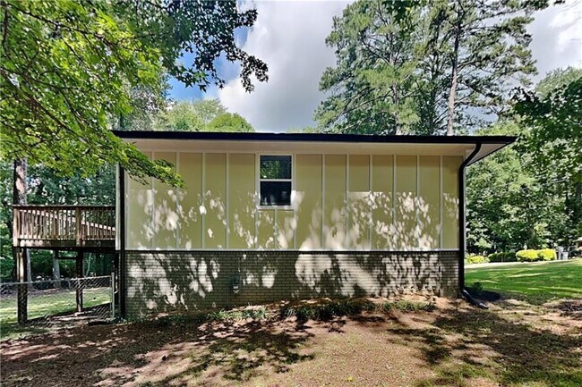 Building Photo - 3832 Meadow Ln