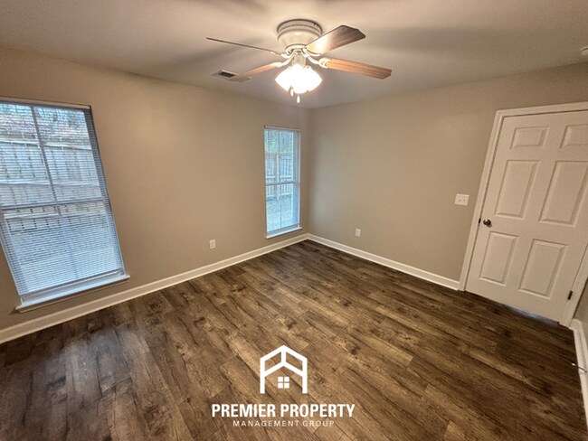 Building Photo - Charming 3BR Home with Vaulted Ceilings, Stainless Steel Kitchen & Fenced Yard in Odenville