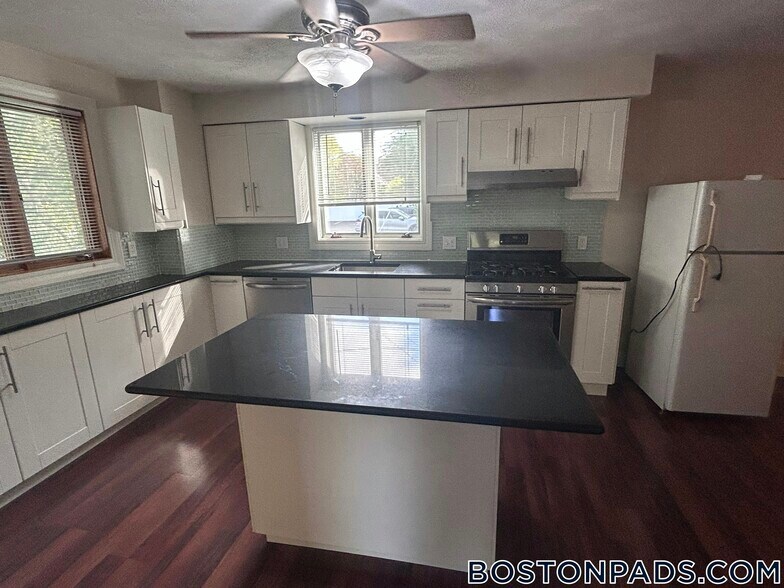 Building Photo - 60 Homer Ave