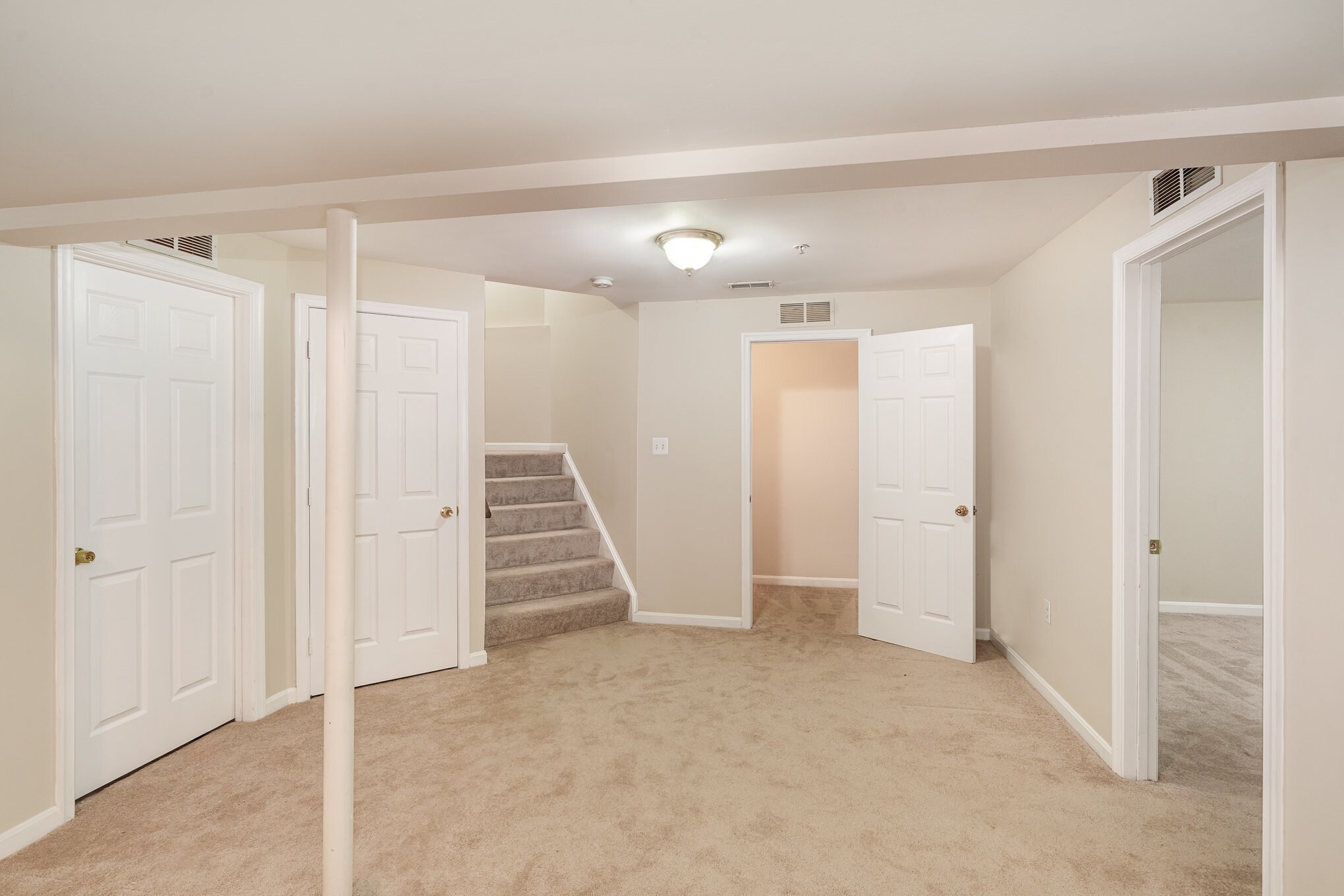Building Photo - 200 Woodgreen Cir