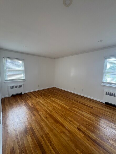 Building Photo - 49 Catalpa St