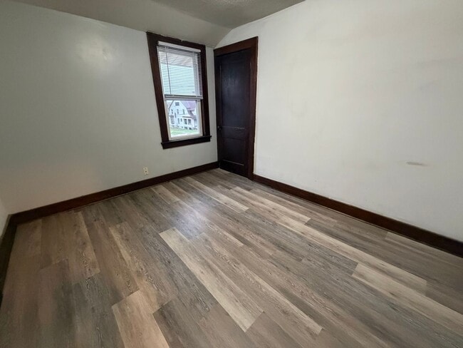 Building Photo - 306 Dawes St