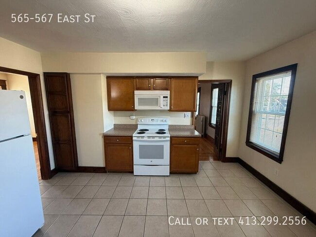 Building Photo - 565-567 East St-