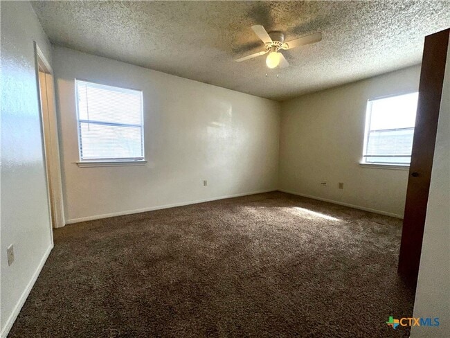 Building Photo - 2905 Persimmon Dr