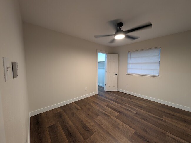 Building Photo - 6916 Bennington Dr