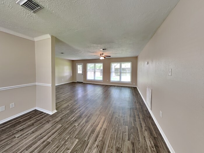 Building Photo - 2855 Pilgrims Point Dr